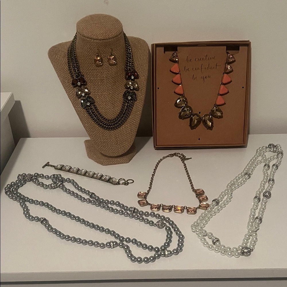 Chloe+Isabel vintage jewelry lot necklace bracelet earrings pearls
